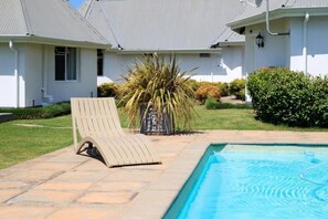 Outdoor pool - Mount Currie Inn (Kokstad)
