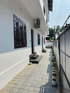Exterior detail - Fort Divine Homestay (Kochi)