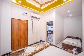 Room - Omji Ashram- Dwarika Bhawan (Ayodhya)