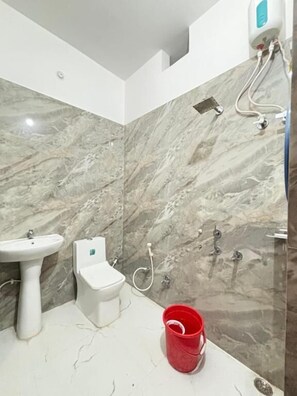 Bathroom - Omji Ashram- Dwarika Bhawan (Ayodhya)