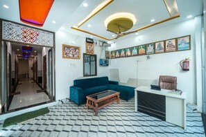 Lobby - Omji Ashram- Dwarika Bhawan (Ayodhya)