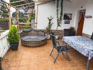 Outdoor dining - Vrbo Property (Maello)
