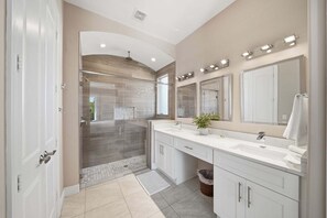 Shower, hair dryer, towels - New! Sea You Later - Luxury Heated Pool, Approx 1 Mile to Vanderbilt Beach! (Naples)