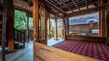 Standard Double Room, Garden View | Interior