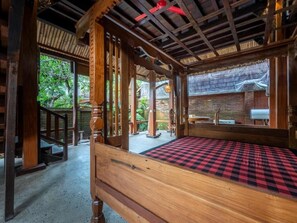 Standard Double Room, Garden View | Interior