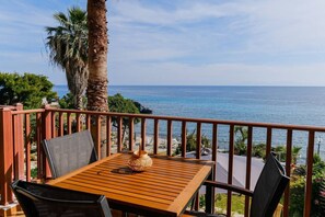 Outdoor dining - Amfitriti Seafront Apartment 4 by RentalsPro (Pallini)