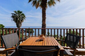 Outdoor dining - Amfitriti Seafront Apartment 3 by RentalsPro (Loutra Agias Paraskevis)