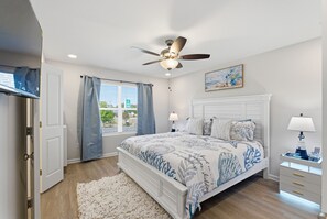 3 bedrooms, iron/ironing board, WiFi, bed sheets - Ocean Breeze Stay and Play! 3BR + Game Room (Panama City Beach)