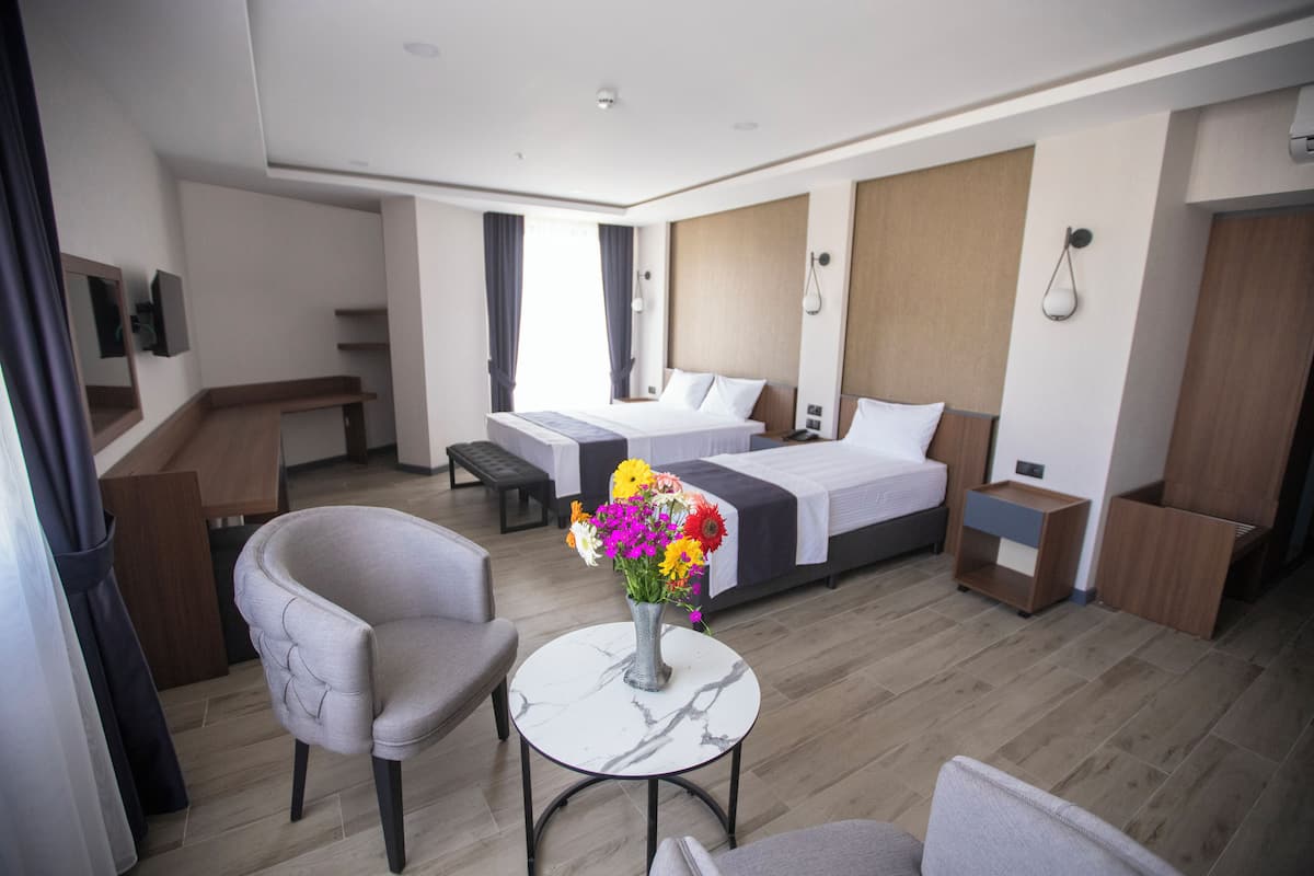 Deluxe Triple Room, Balcony
