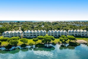 Exterior - Restful waterfront townhome with deck, great water views & washer/dryer (Duck Key)
