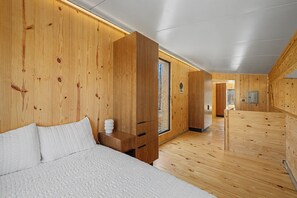 WiFi, bed sheets - Mori House at The Retreat at Water's Edge (Tracy City)