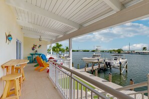 Terrace/patio - Waterfront Escape Featuring Private Pool, Hot Tub & 50 ft. Boat Dock (Islamorada)