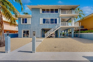 Exterior - Canal-front, family-friendly home w/ soaking tub, dock access & water view (Key Largo)