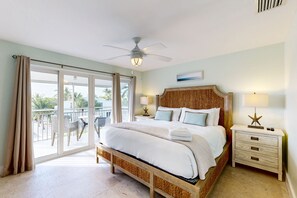 Iron/ironing board, travel cot, free WiFi, bed sheets - Beach townhouse with shared pool, tennis & marina - AC, WiFi & snowbird-friendly (Key Largo)