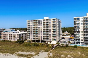 Exterior - 10% off weekly stays Sat to Sat thru Aug. OF Penthouse 3BR 2BA. Enclosed pool. (North Myrtle Beach)