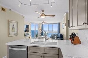 Interior - 10% off weekly stays Sat to Sat thru Aug. OF Penthouse 3BR 2BA. Enclosed pool. (North Myrtle Beach)