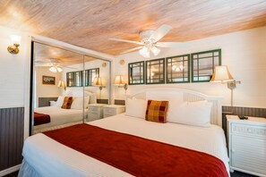 Iron/ironing board, Internet, bed sheets - Spacious Key West Conch Cottage with WiFi & Private Hot Tub - Dogs OK (Key West)