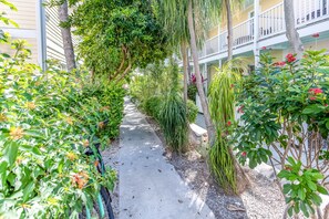 Property grounds - Beautiful Condo with Deck, Patio, & Pool - Walk to Duval Street & Beaches (Key West)