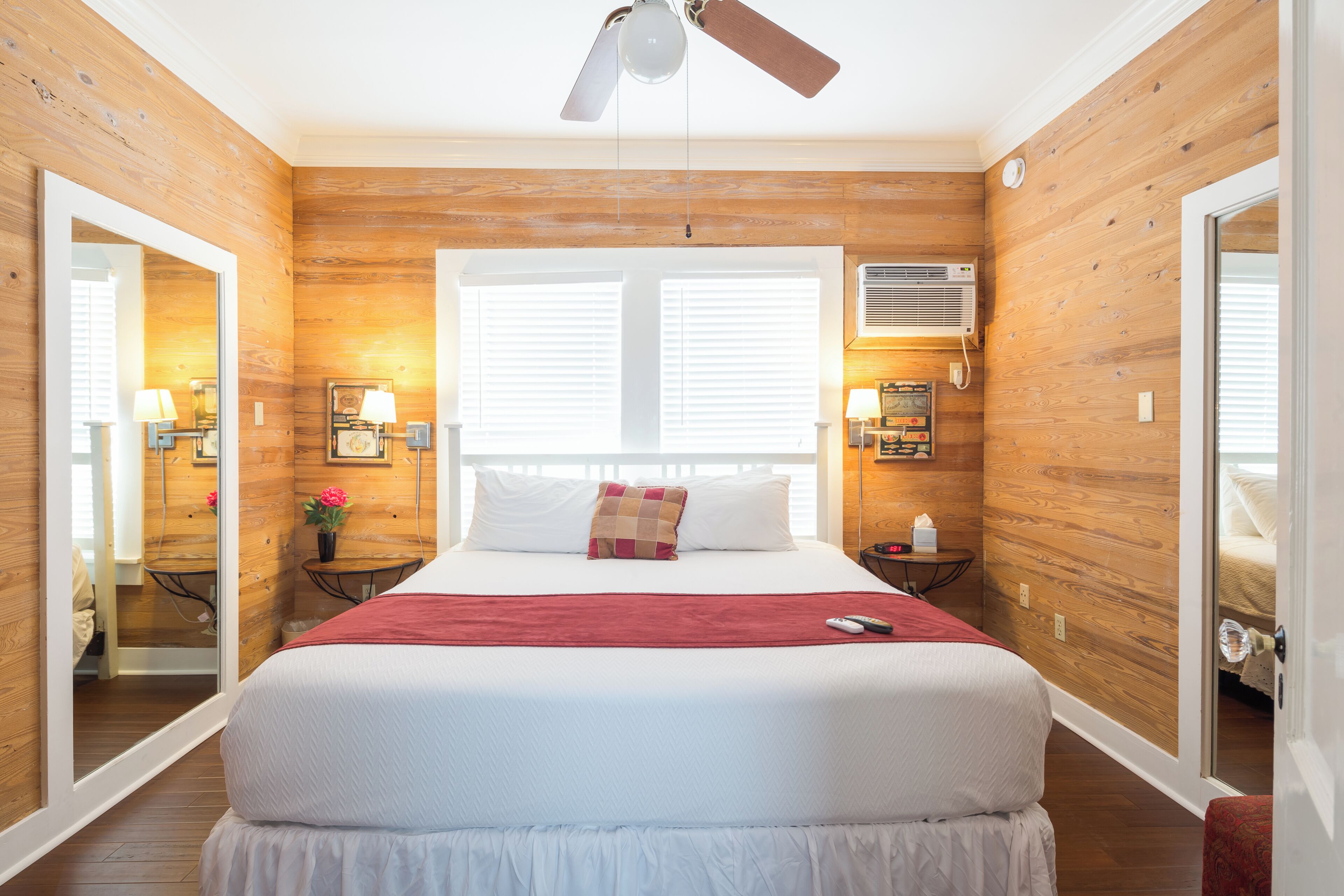 4 chambres, fer et planche à repasser, Wi-Fi gratuit, draps fournis