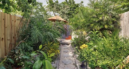 Two Rustic Cottages with Private Hot Tubs & Private Parking - Dogs OK