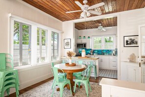 Dining - Classic Key West cottage with pool & courtyard - walk to beach & Duval St dining (Key West)