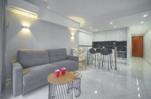 Living area - Studio in the center of Cannes (Cannes)