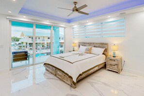 Iron/ironing board, free WiFi, bed sheets, wheelchair access - Sprawling waterfront home with pool, outdoor kitchen, game table, grill, & W/D (Key Largo)