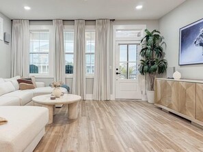 TV - Boulevard - Luxe - Rooftop with a View - Sleeps 8 (Carolina Beach)