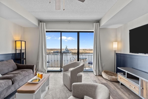 TV, stereo - Pups and Pints - Water View - We Love Dogs (Wilmington)