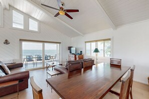 Interior - Dazzling Bayfront Home w/ 2 Boat Docks, Huge Deck, 1 Kayak, Pool Table -1 Dog OK (Cudjoe Key)