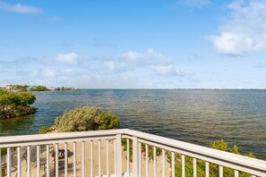 Property grounds - Dazzling Bayfront Home w/ 2 Boat Docks, Huge Deck, 1 Kayak, Pool Table -1 Dog OK (Cudjoe Key)
