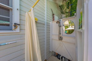 Shower, hair dryer, towels - Old Town Key West classic with private saltwater pool & enclosed patio- by shops (Key West)