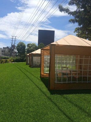 Outdoor dining - Arise Sunshine Hotel (Narok)