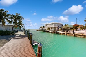 Marina - Cozy home with water access, full kitchen, internet, AC (Marathon)