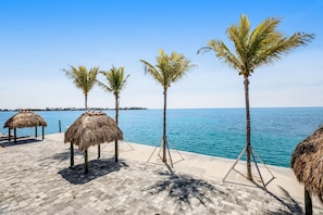 Property grounds - Island retreat condo with shared pool, grill, W/D, & central AC (Marathon)
