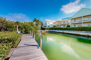 Pool - Oceanfront house with dock, kayaks, deck, fast WiFi, central AC & washer/dryer (Marathon)