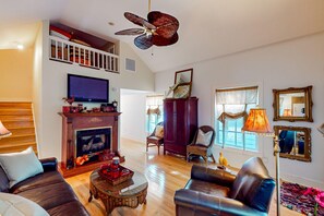TV, fireplace, books, stereo - Tropical Cottage w/ Private Pool--Two blocks from Duval - Near Hemingway House! (Key West)