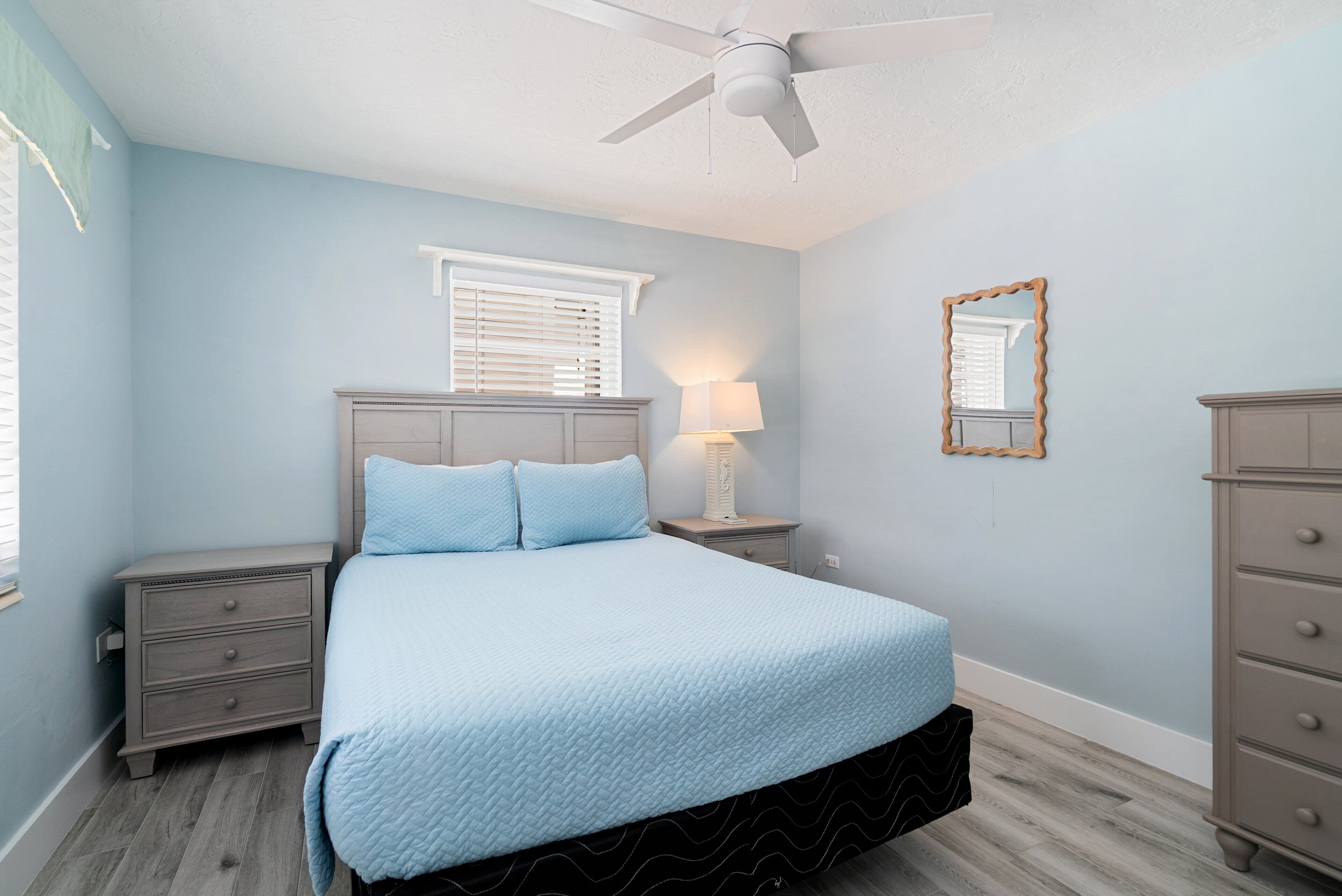 4 bedrooms, desk, free WiFi, bed sheets