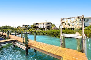Property grounds - Second Floor Condo with Shared Pool, Shared Dock, Central AC, and WiFi (Marathon)