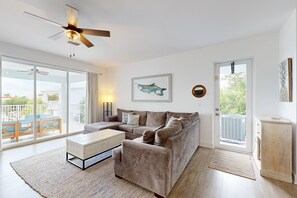 Smart TV, books - Cozy home with water access, private pool, dock, wifi, central a/c, balcony (Marathon)