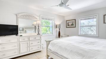 Iron/ironing board, travel crib, free WiFi, bed sheets