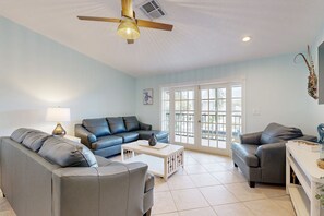 Smart TV - Private pool, boat dock, water view, canal front, fully equipped kitchen (Marathon)