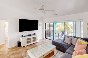 TV - Waterfront home with boat/canal access, screened lanai, & renovated interior (Summerland Key)
