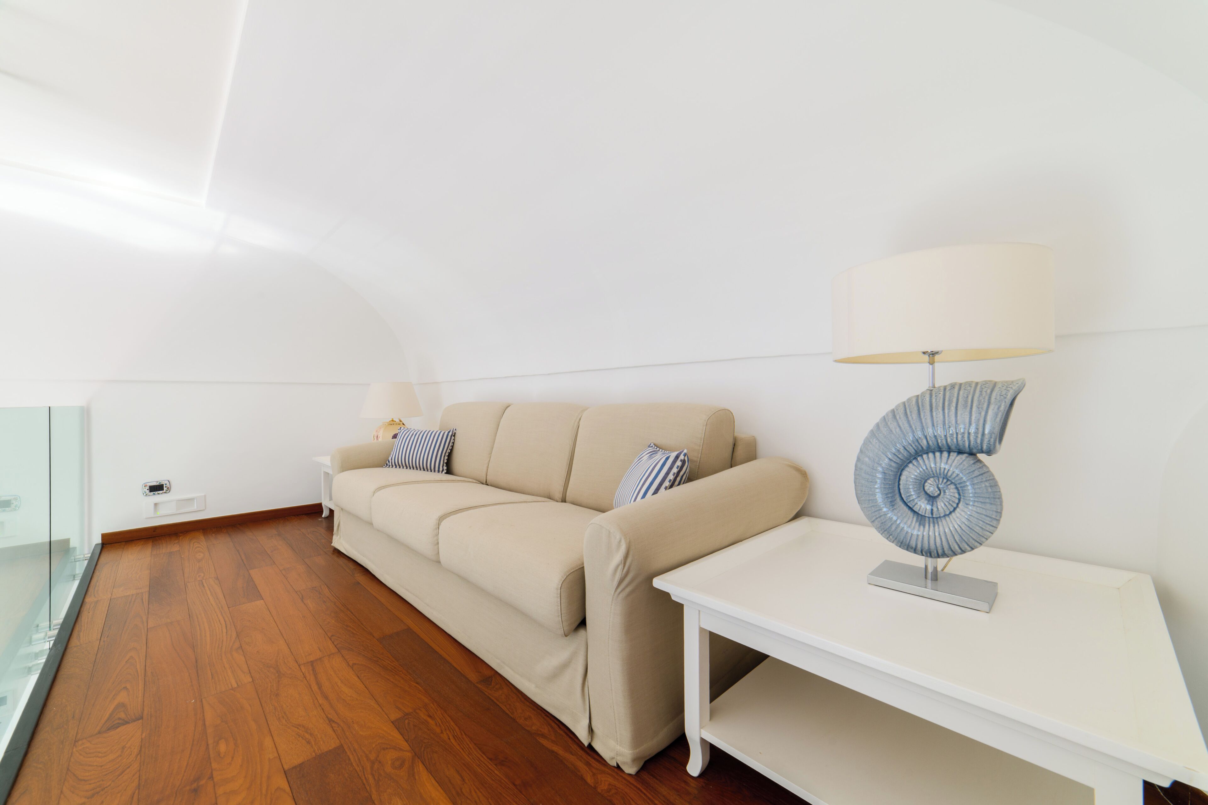 Tripla familiare, balcone, vista mare | Una cassaforte in camera, Wi-Fi gratuito