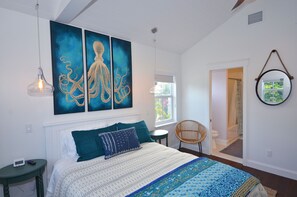 Iron/ironing board, free WiFi, bed sheets - Fresh Getaway w/ Private Pool & Rooftop Patio - Great Location, Steps from Beach (Key West)