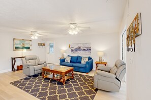 Smart TV - Waterfront home with 60-ft dock, pool, & cabana club access - dog-friendly (Key Colony Beach)