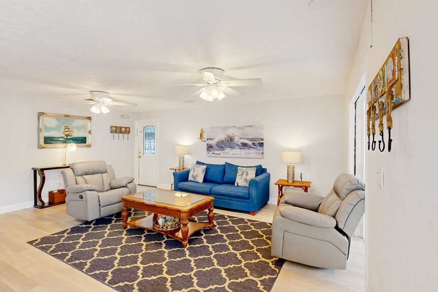 Waterfront Home With 60-ft Dock, Pool, & Cabana Club Access - Dog-friendly - Marathon, FL