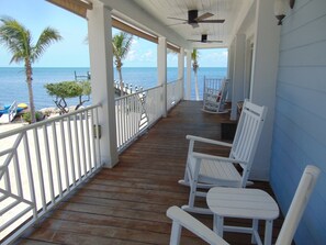 Terrace/patio - Gorgeous, updated, waterfront, pet friendly, home w/ pool, dock & kayaks (Marathon)