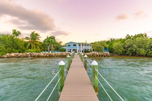 Property grounds - Gorgeous, updated, waterfront, pet friendly, home w/ pool, dock & kayaks (Marathon)
