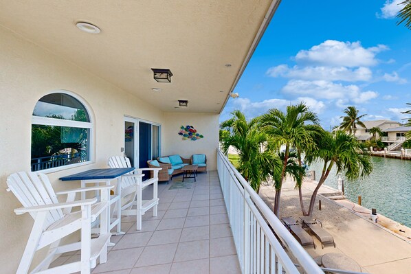 Terrace/patio - Waterfront home with 35-foot dock, Cabana Club membership with pool/beach access (Key Colony Beach)